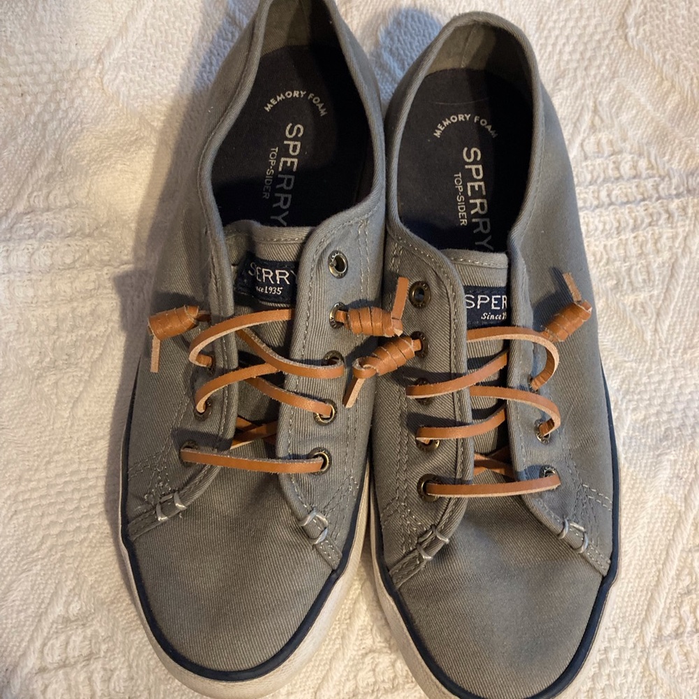 Sperry canvas